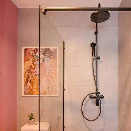 Life In Pink - Comfy Central Studio Bucharest