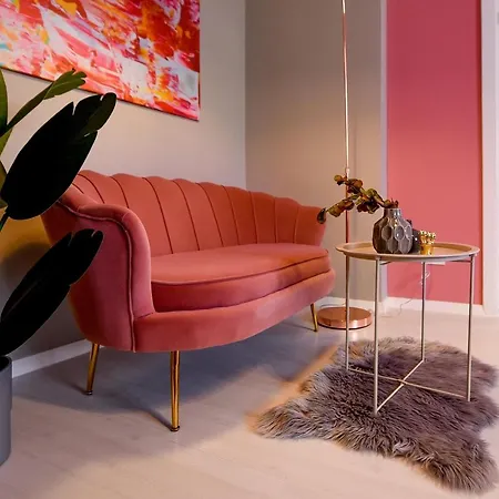 Apartment Life In Pink - Comfy Central Studio