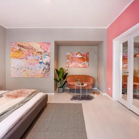 Life In Pink - Comfy Central Studio Bucharest